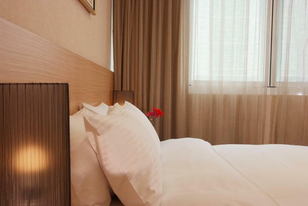 The Metro Hotel Taichung Exterior foto