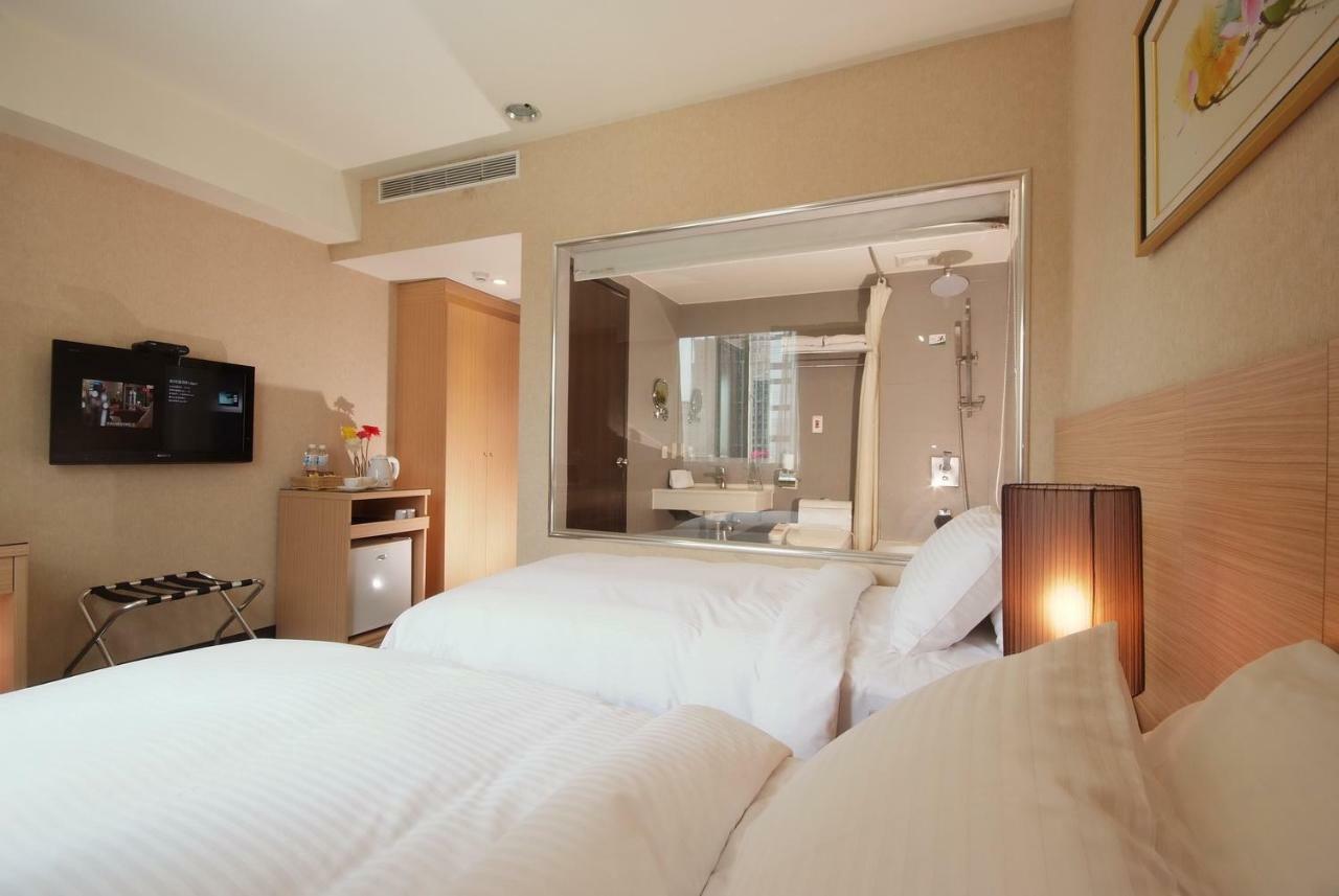 The Metro Hotel Taichung Exterior foto