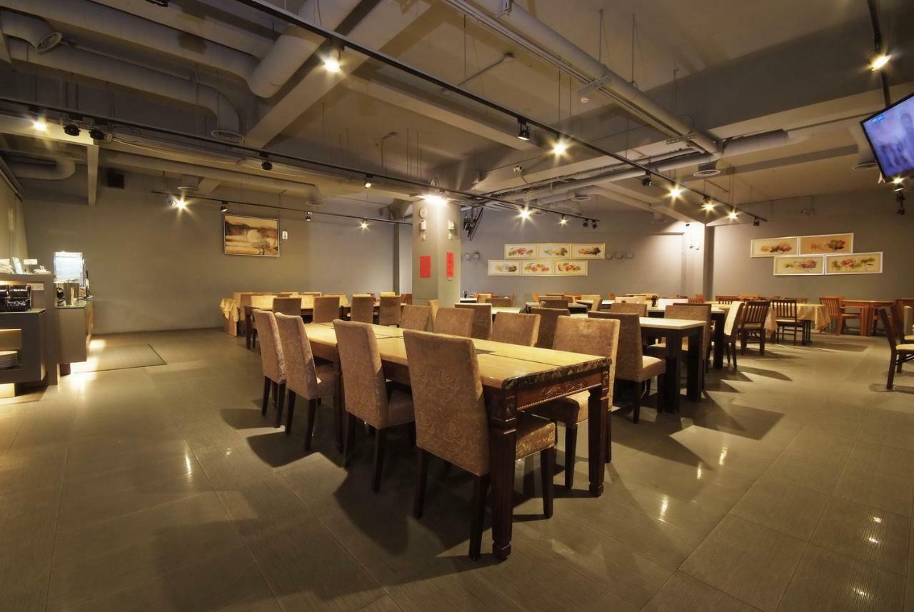 The Metro Hotel Taichung Exterior foto