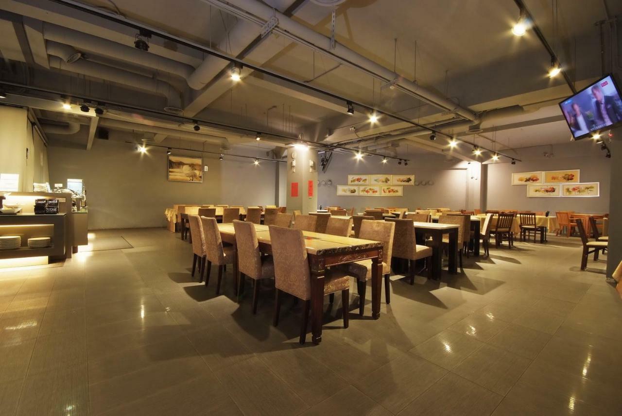The Metro Hotel Taichung Exterior foto